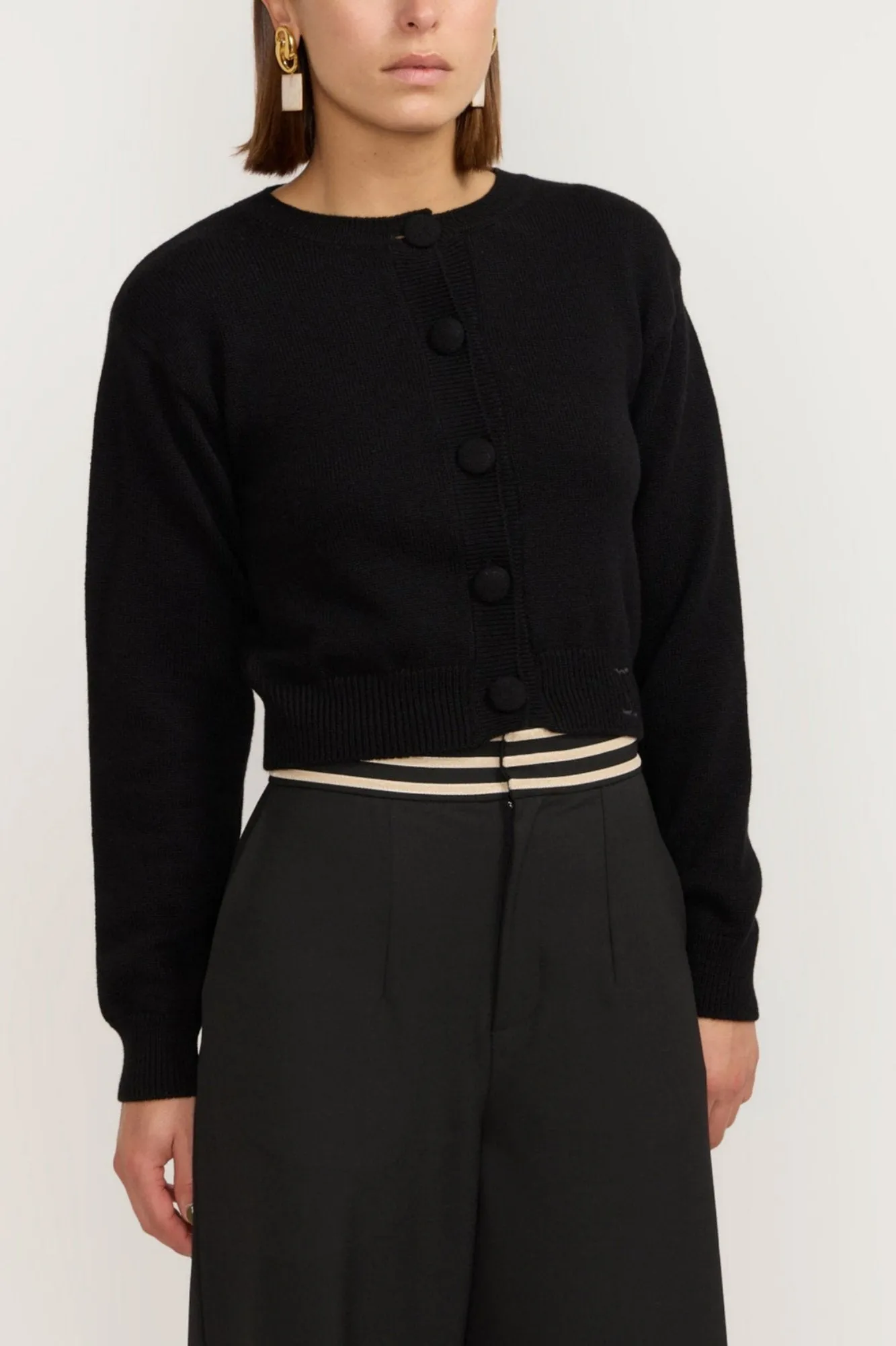 BLACK Buttoned Cropped Cardigan