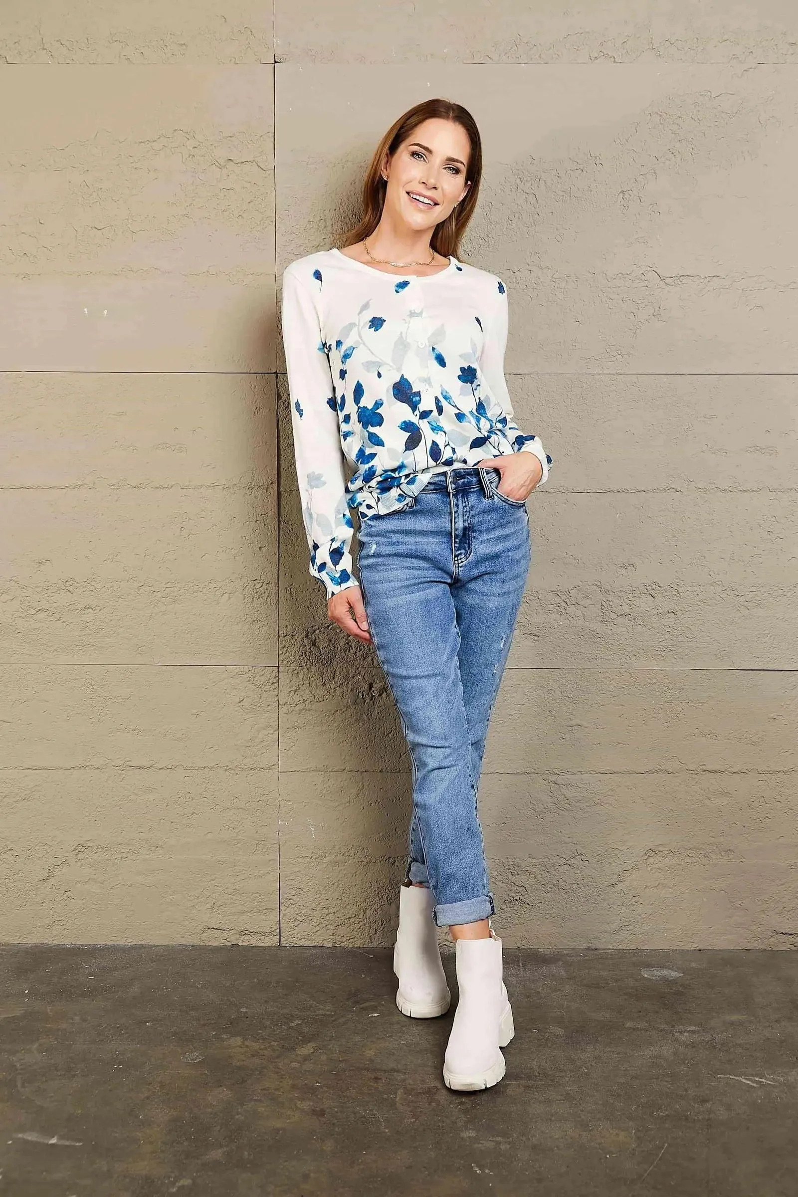 Cute Floral Button Cardigan: Perfect for Spring Looks!