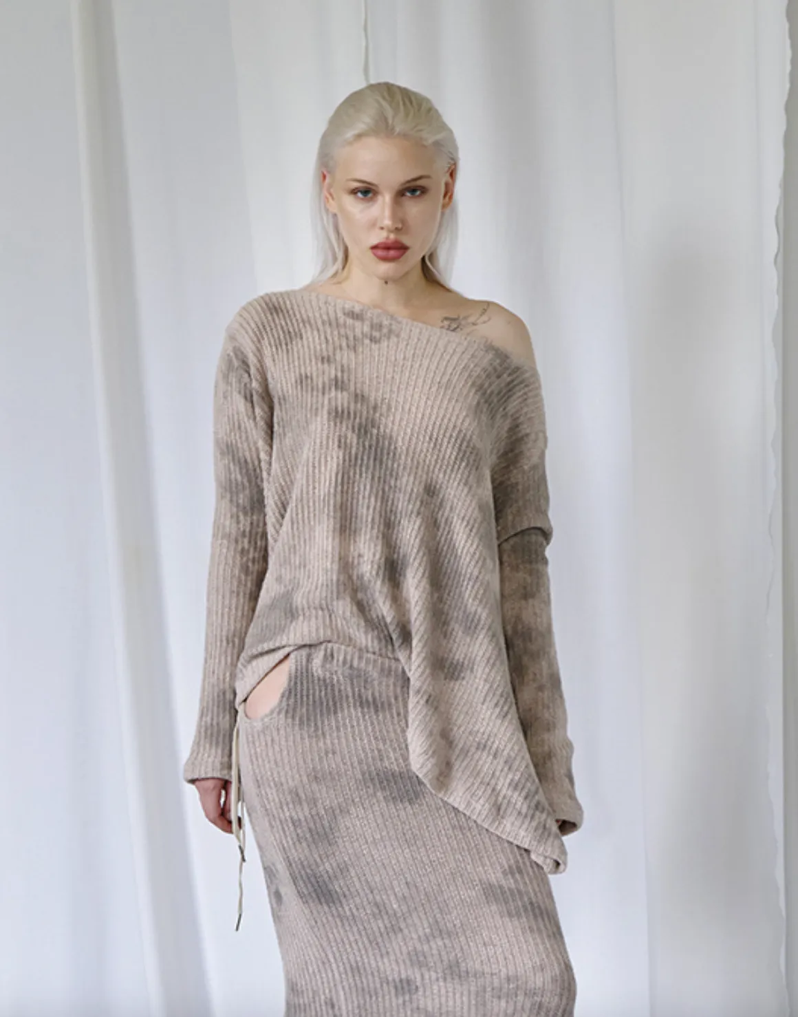 Knitted Sweater - Beige Dirty